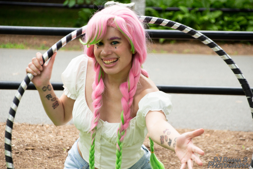 Kanroji Mitsuri: A Hooping We Go!